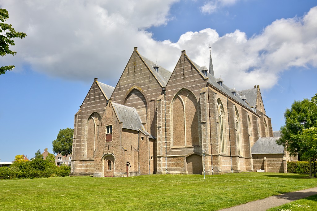 HDR Sint Nicolaaskerk grote kerk eglise church kerkfotografie Brouwershaven Jacob Cats religie religion gotiek bezienswaardigheden protestant rooms katholiek